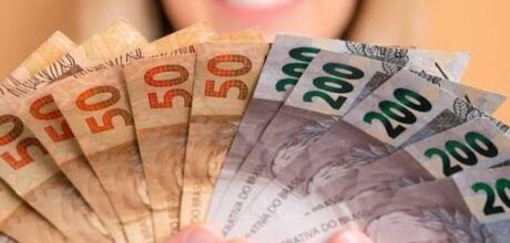 Como os Auxílios Governamentais Ajudam as Famílias