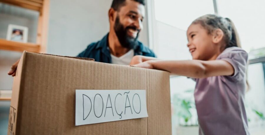 Como Conseguir Doação de Roupas de Criança e Encontrar Peças Gratuitas na Sua Região